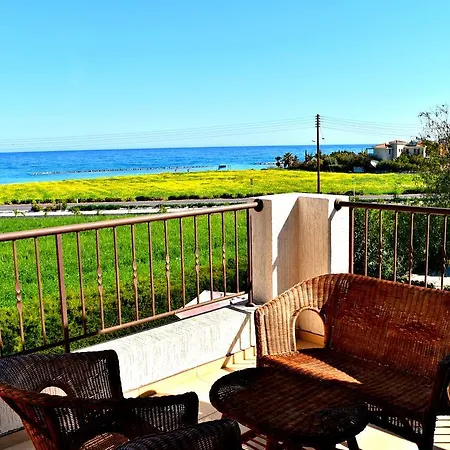 6 Latchi Beach Villas *