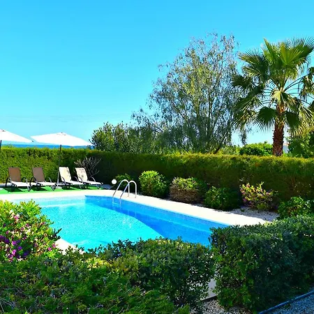 6 Latchi Beach Villas Вилла *