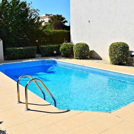 6 Latchi Beach Villas *
