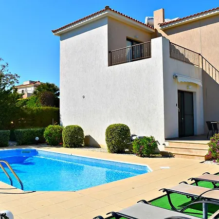 6 Latchi Beach Villas *